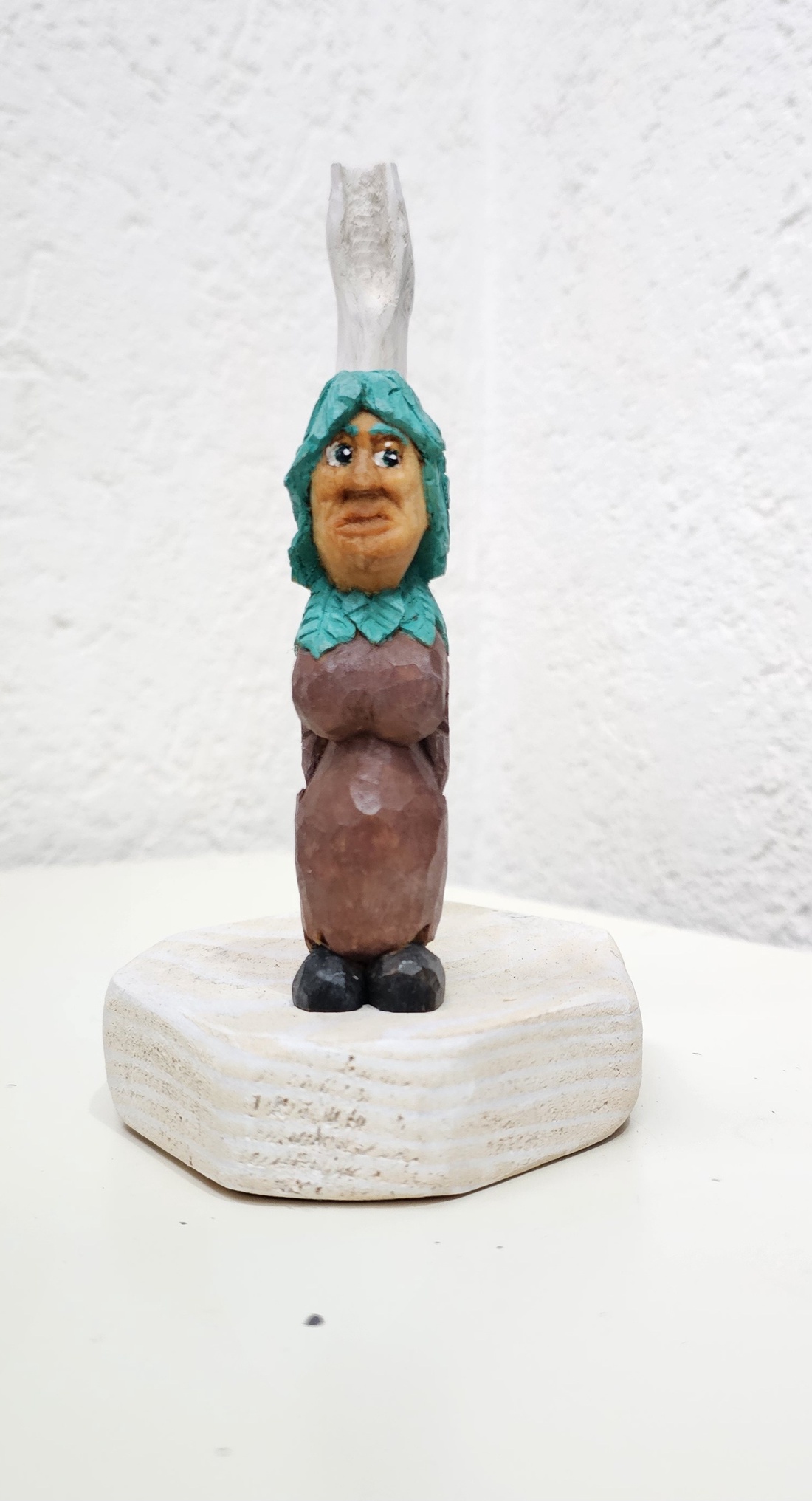  Doamna Spirit al Copacilor � Figurină din Lemn Sculptată și Pictată Manual - jucării și echipamente pentru copii - accesorii sport - accesorii pentru alte jocuri și sporturi - Artynos.ro