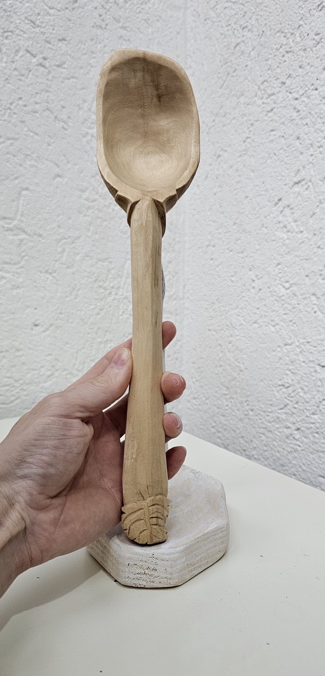 Lingură Artizanală din Lemn de Plop � Lucrată Manual - casă & stil de viață - echipamente de bucătărie - accesorii de servire - linguri și furculițe artizanale - Artynos.ro