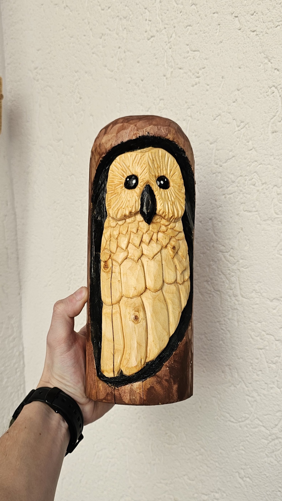 Bufniță din Lemn de Brad � Sculptată și Pictată Manual - arte vizuale și accesorii  - sculptură - sculpturi și figurine din ceramică - Artynos.ro