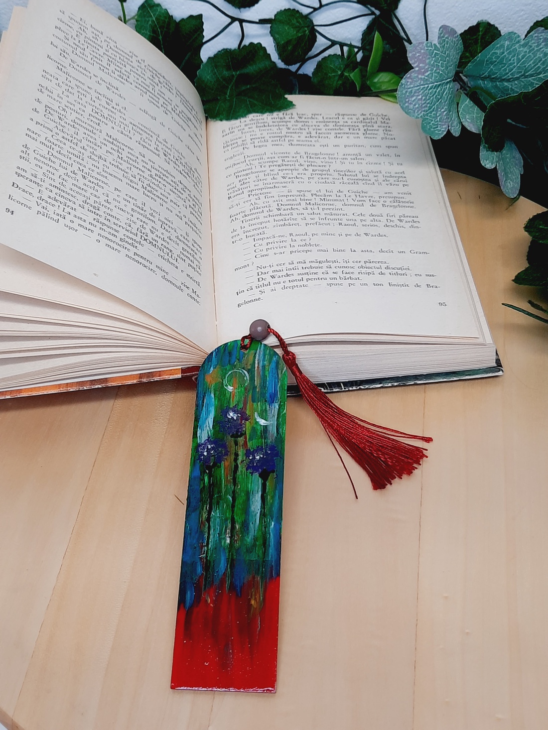 Semn de carte pictat manual - Floricele mov - cărți și creații cu tematică muzicală, cadouri - semn de carte - Artynos.ro