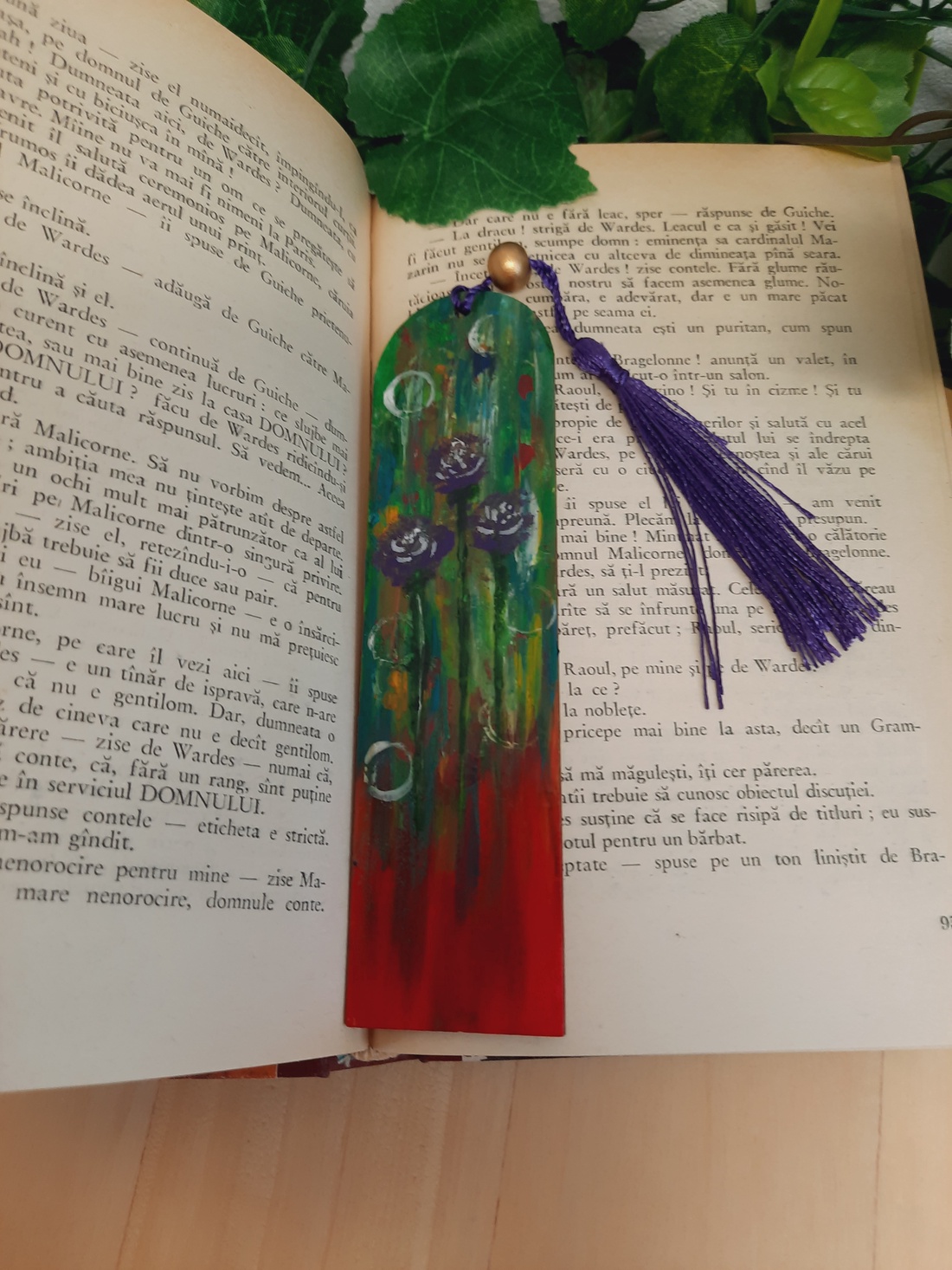 Semn de carte pictat manual - Floricele mov - cărți și creații cu tematică muzicală, cadouri - semn de carte - Artynos.ro