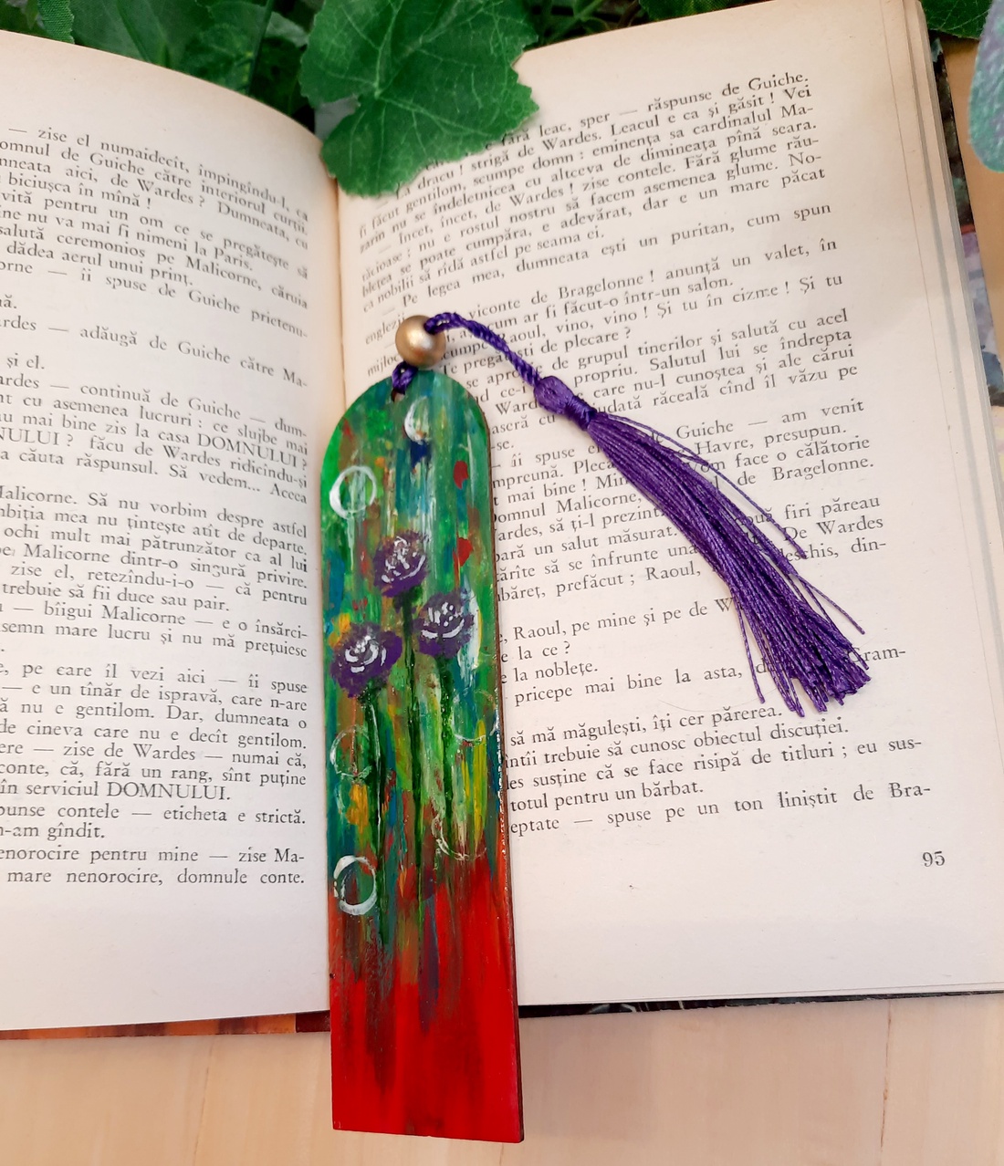 Semn de carte pictat manual - Floricele mov - cărți și creații cu tematică muzicală, cadouri - semn de carte - Artynos.ro