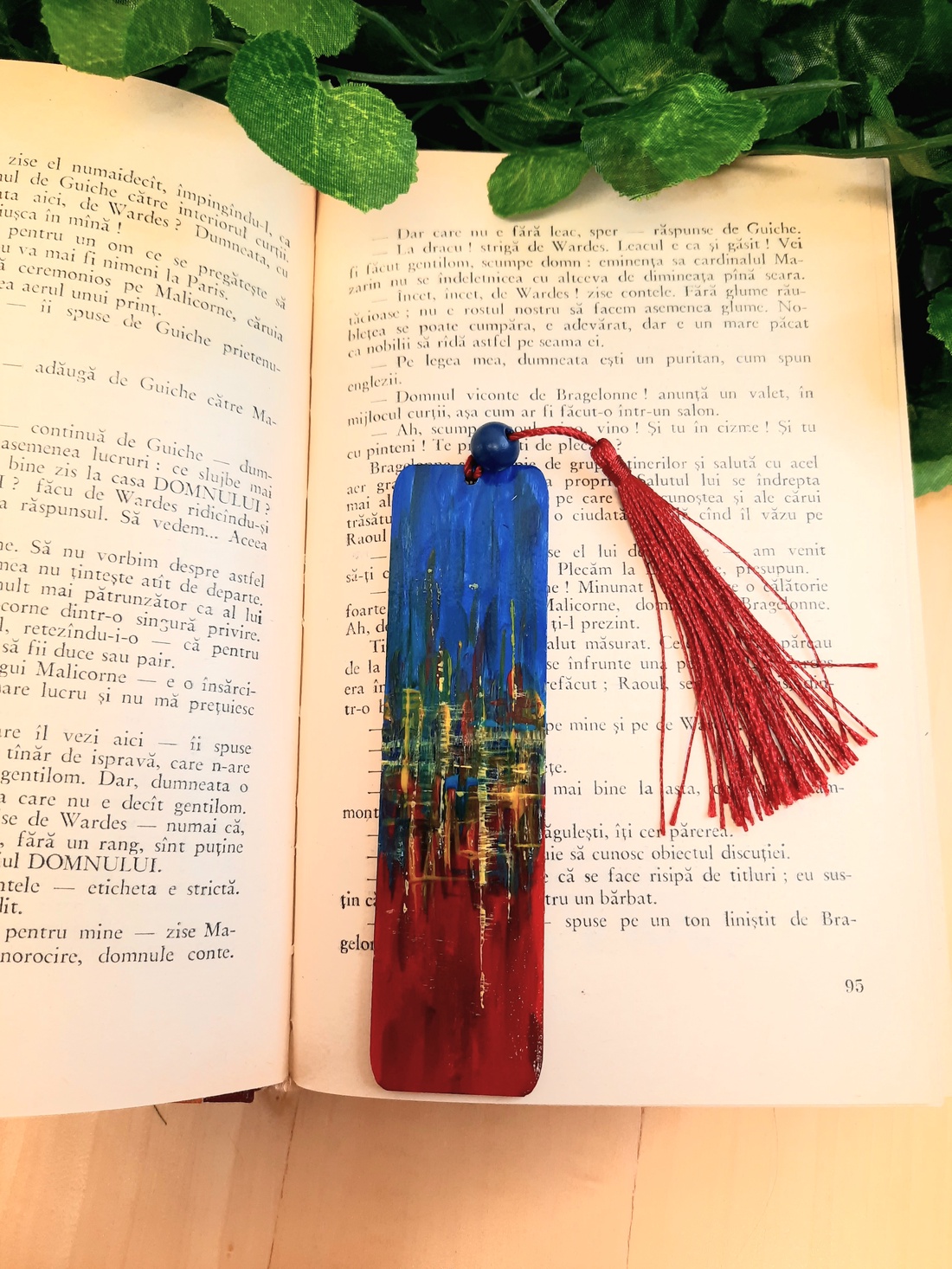 Semn de carte pictat manual - City lights - cărți și creații cu tematică muzicală, cadouri - semn de carte - Artynos.ro