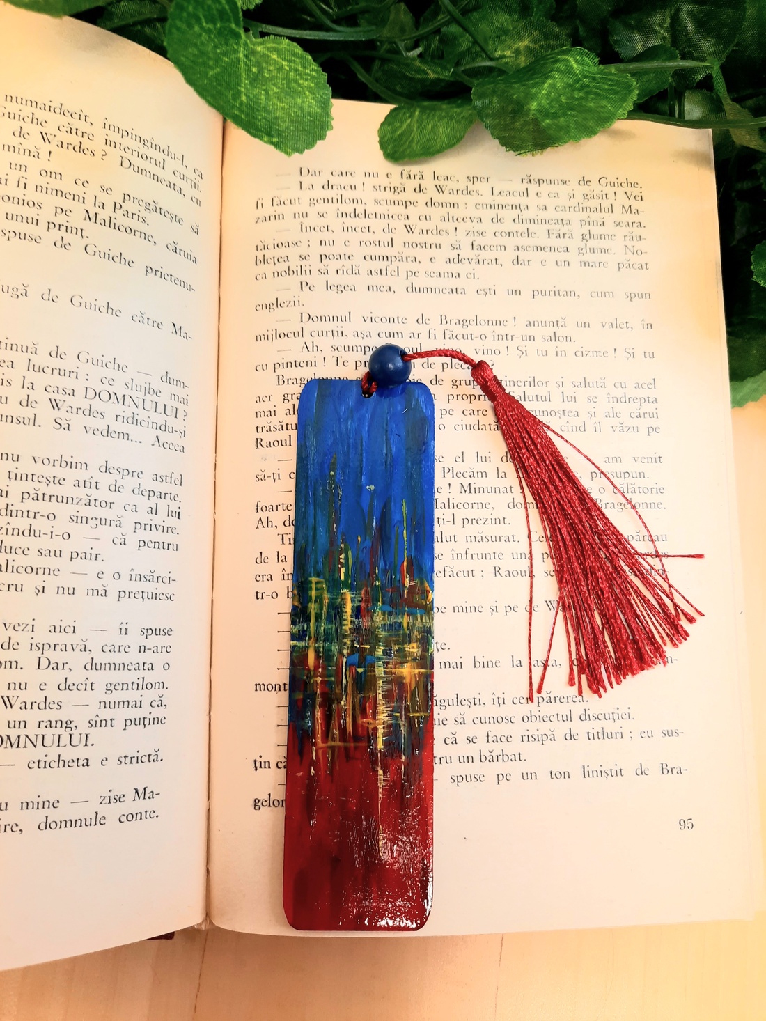 Semn de carte pictat manual - City lights - cărți și creații cu tematică muzicală, cadouri - semn de carte - Artynos.ro