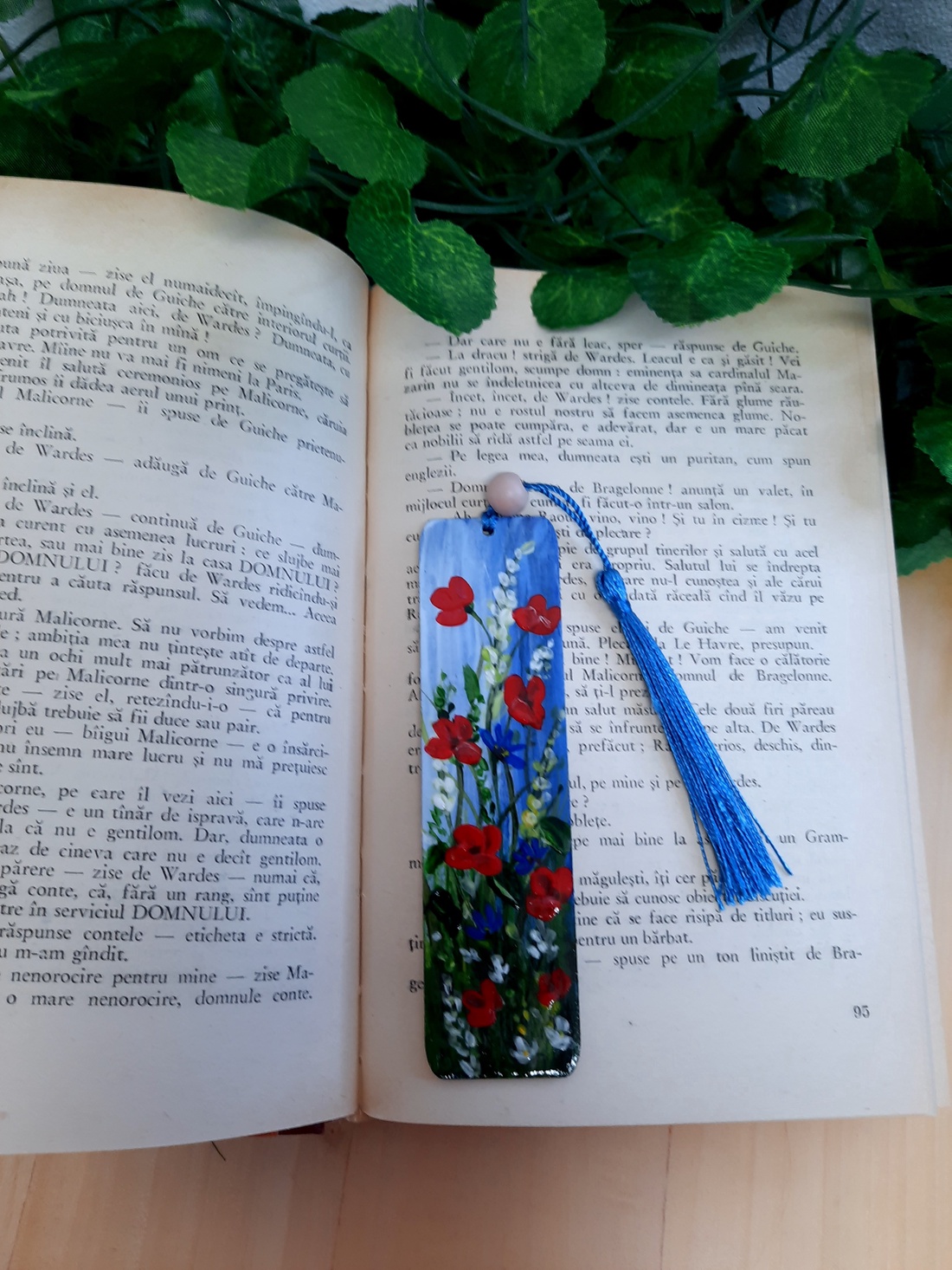 Semn de carte pictat manual - Camp cu flori - cărți și creații cu tematică muzicală, cadouri - semn de carte - Artynos.ro