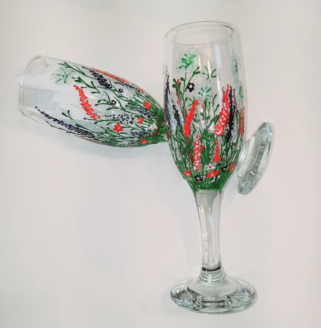 Pahare de șampanie, pictate manual  - arte vizuale și accesorii  - picturi - pictură pe sticlă - Artynos.ro