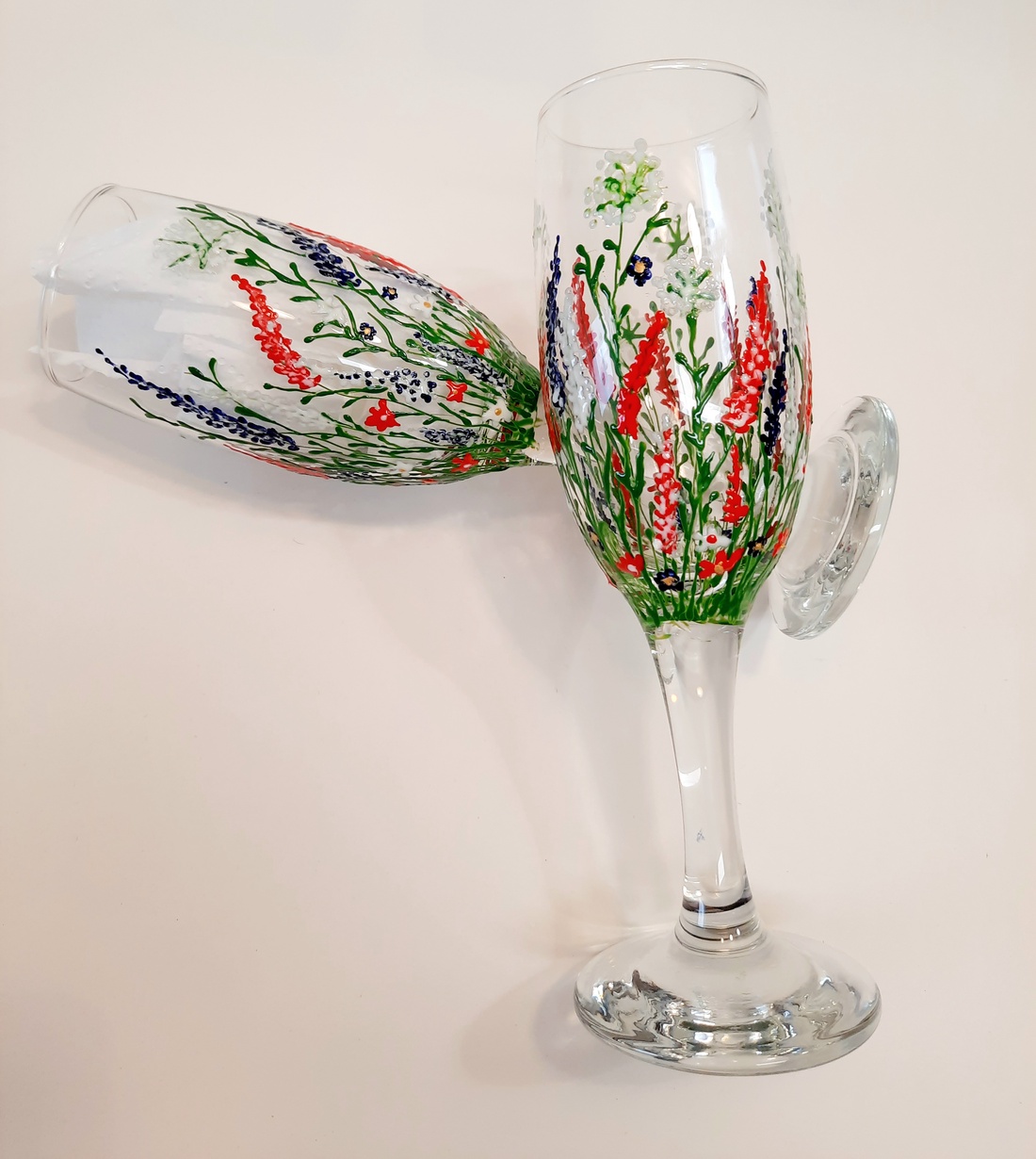 Pahare de șampanie, pictate manual  - arte vizuale și accesorii  - picturi - pictură pe sticlă - Artynos.ro