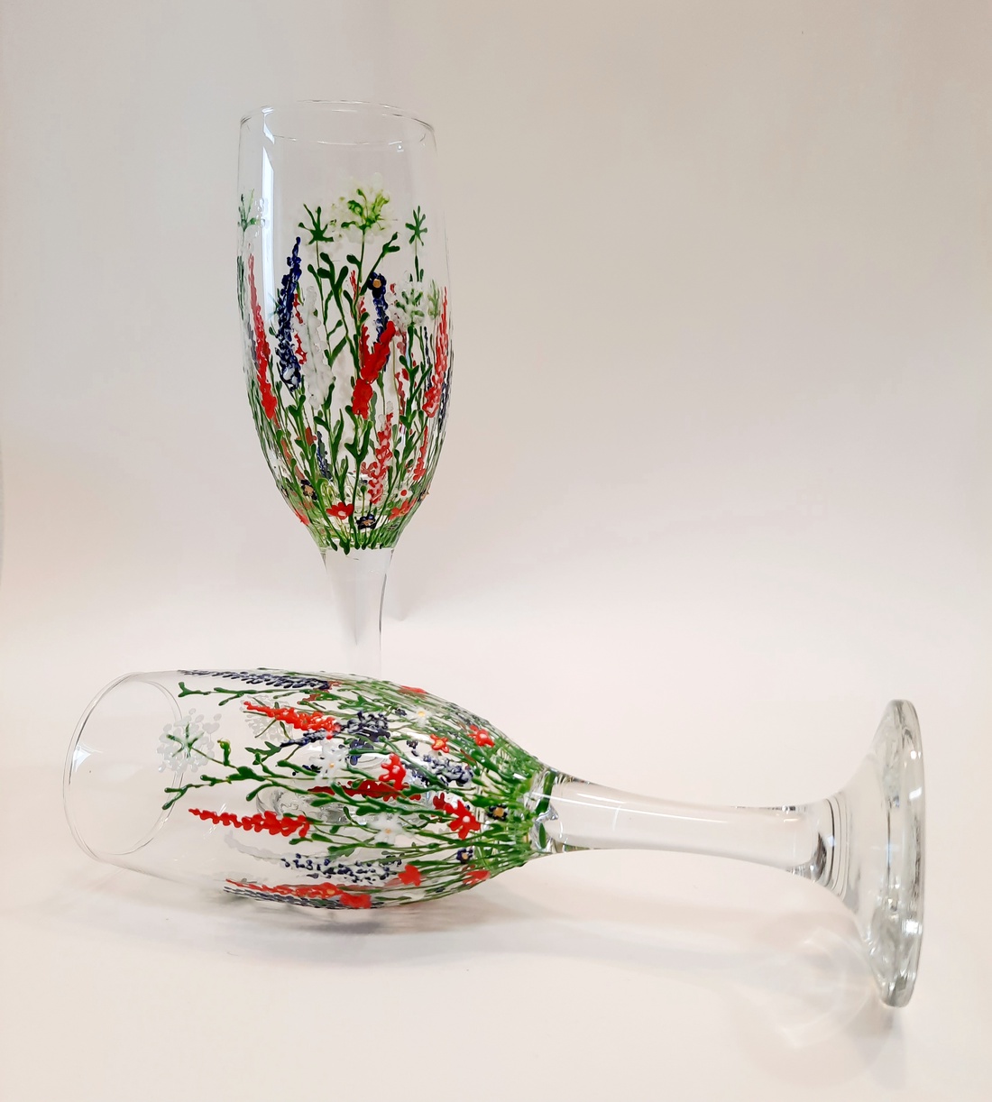 Pahare de șampanie, pictate manual  - arte vizuale și accesorii  - picturi - pictură pe sticlă - Artynos.ro