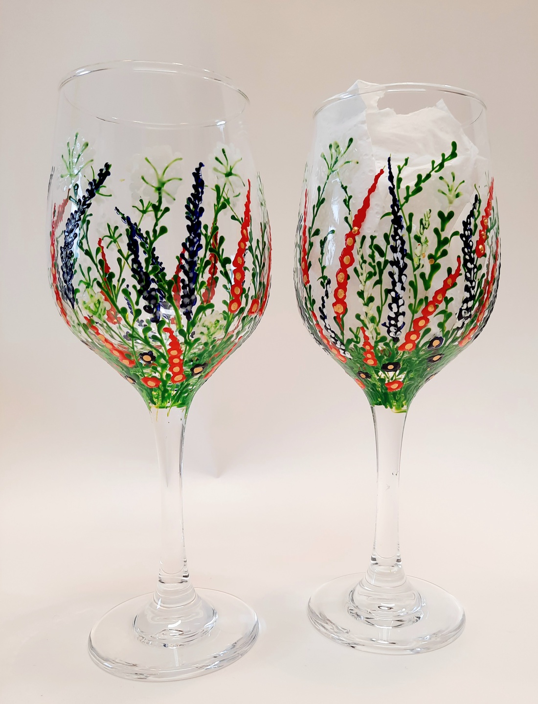 Pahare de vin, pictate manual  - arte vizuale și accesorii  - picturi - pictură pe sticlă - Artynos.ro