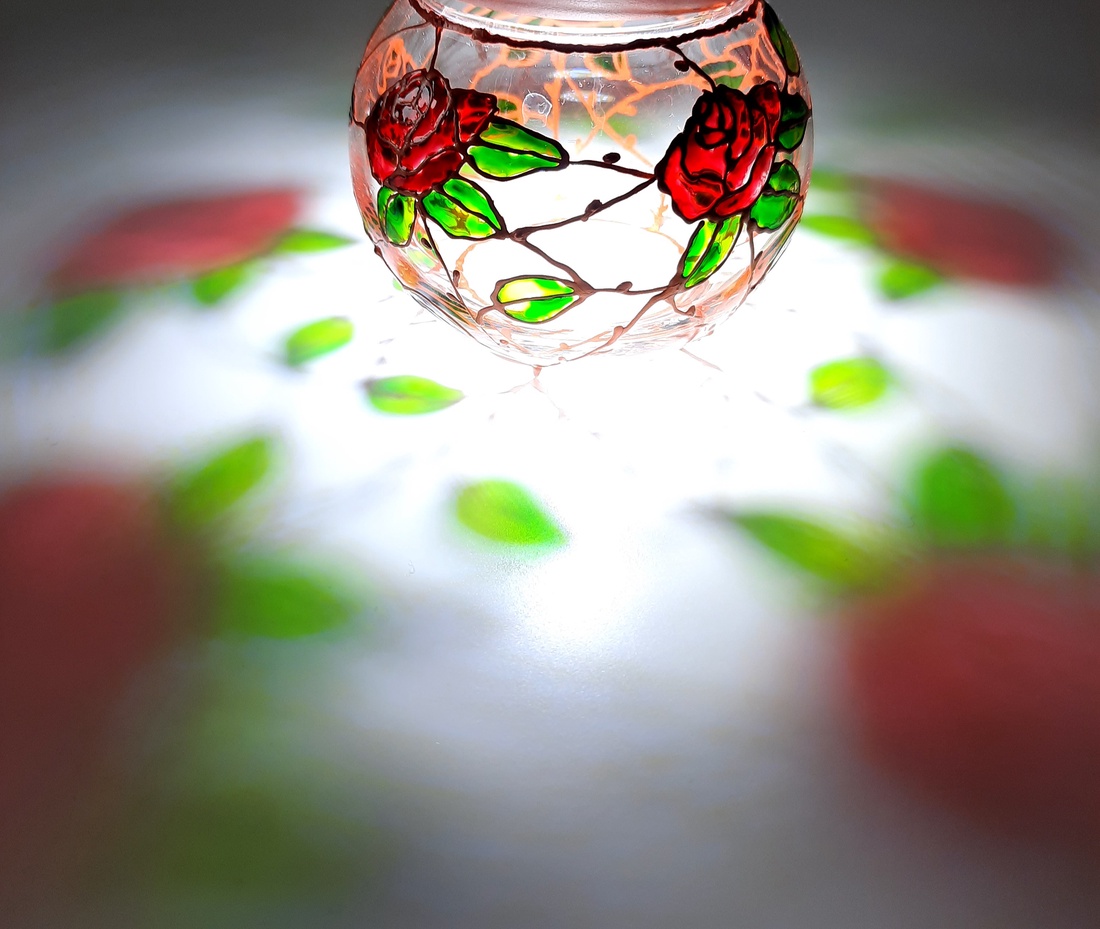 Suport lumanare, pictat cu trandafiri  - arte vizuale și accesorii  - picturi - pictură pe sticlă - Artynos.ro