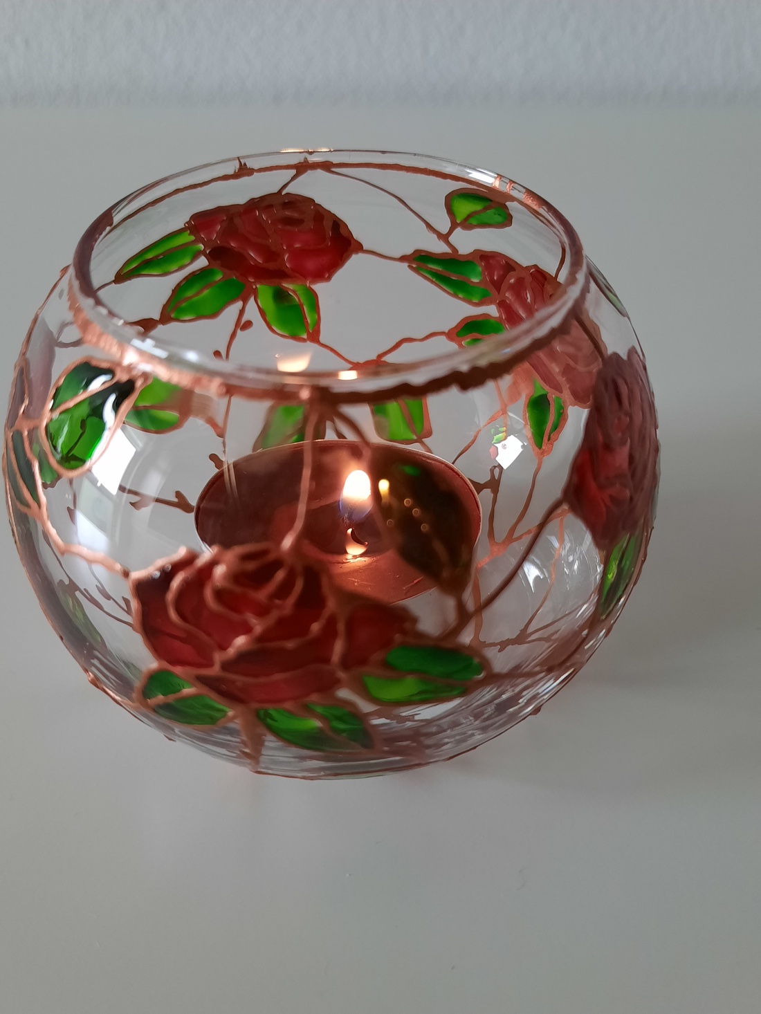 Suport lumanare, pictat cu trandafiri  - arte vizuale și accesorii  - picturi - pictură pe sticlă - Artynos.ro