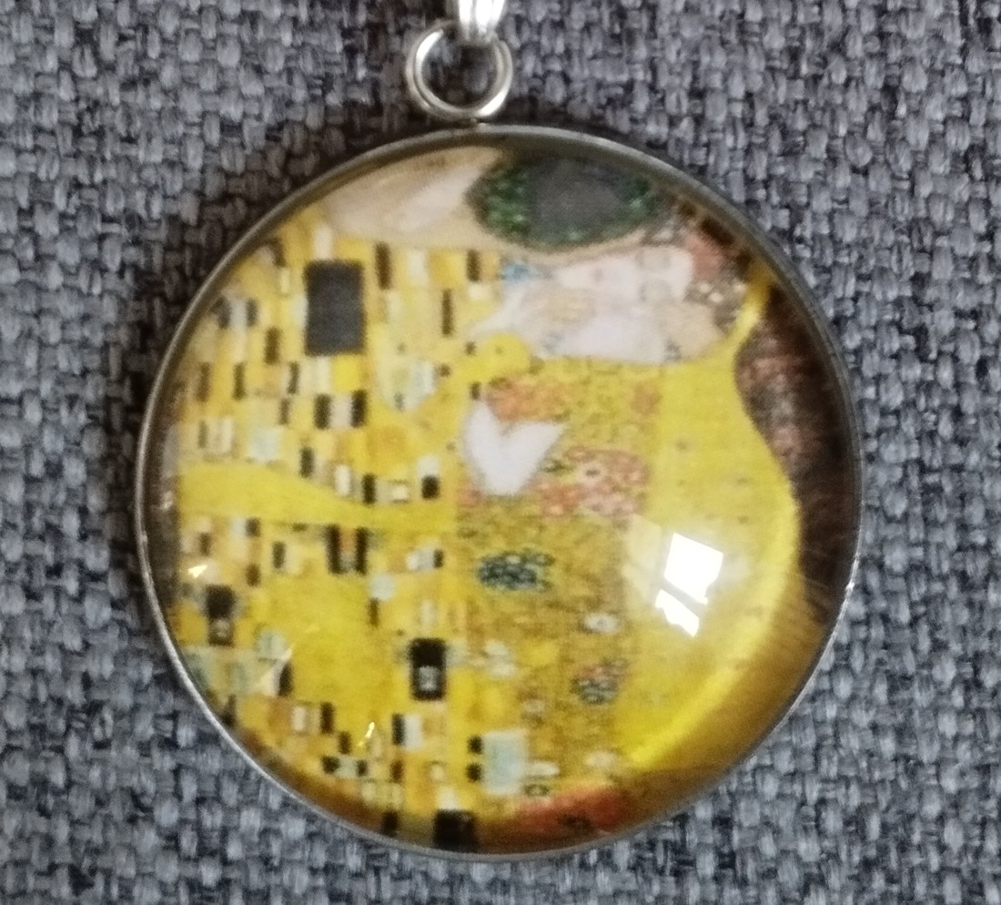 Lentile de sticlă, colier din oțel medical cu motiv Klimt - - Artynos.ro Lentile de sticlă, colier din oțel medical cu motiv Klimt - - Artynos.ro