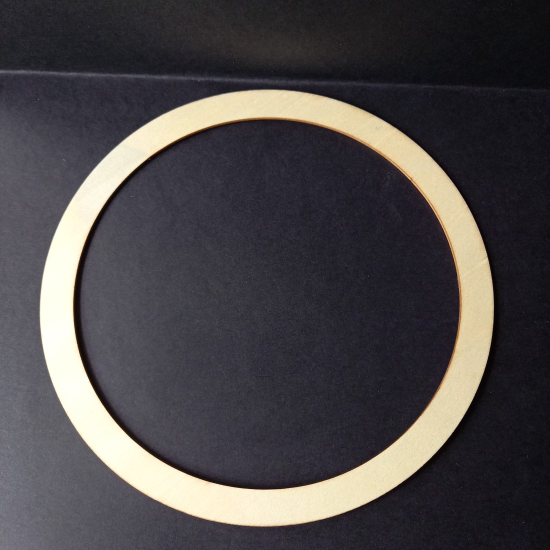Coroană din lemn natural de 15 cm, material decorativ  -  - Artynos.ro