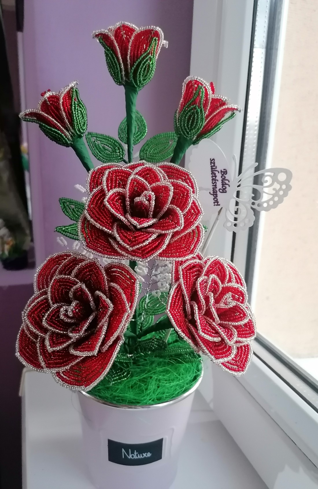 Trandafiri din perle - casă & stil de viață - accesorii pentru decorat casa - suport de flori - buchete de flori - Artynos.ro