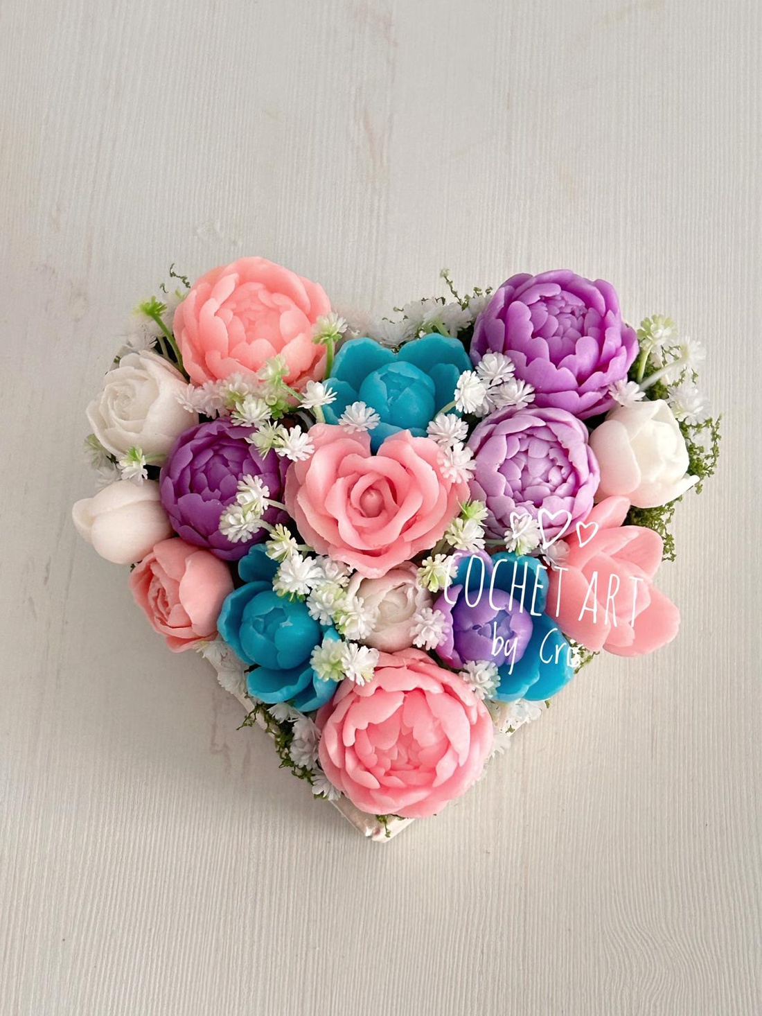 Aranjament inima din ceramica si flori parfumate din baza de sapun - casă & stil de viață - decorațiuni de casă - accesorii florale - cutii cu flori - Artynos.ro