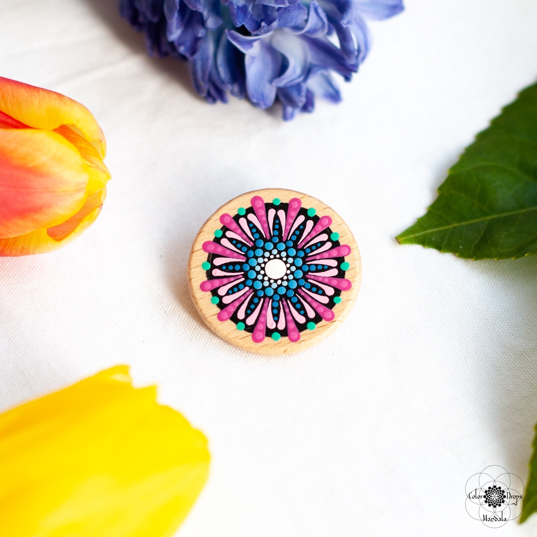 Mărțișor tip broșă - Albastru si Roz - bijuterii - mărțișor - Artynos.ro