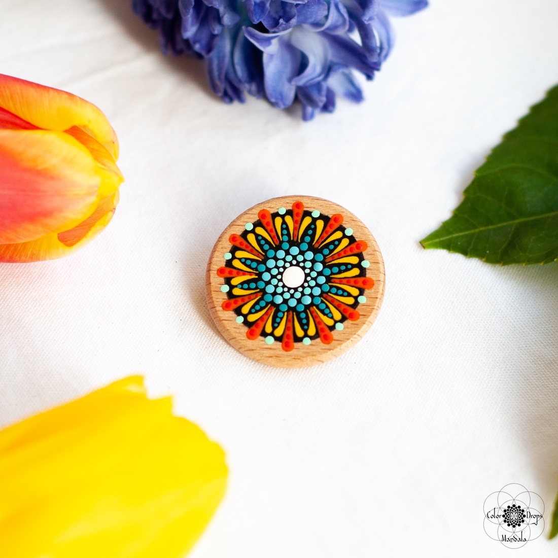 Mărțișor tip broșă - Turcoaz si Roșu - bijuterii - mărțișor - Artynos.ro