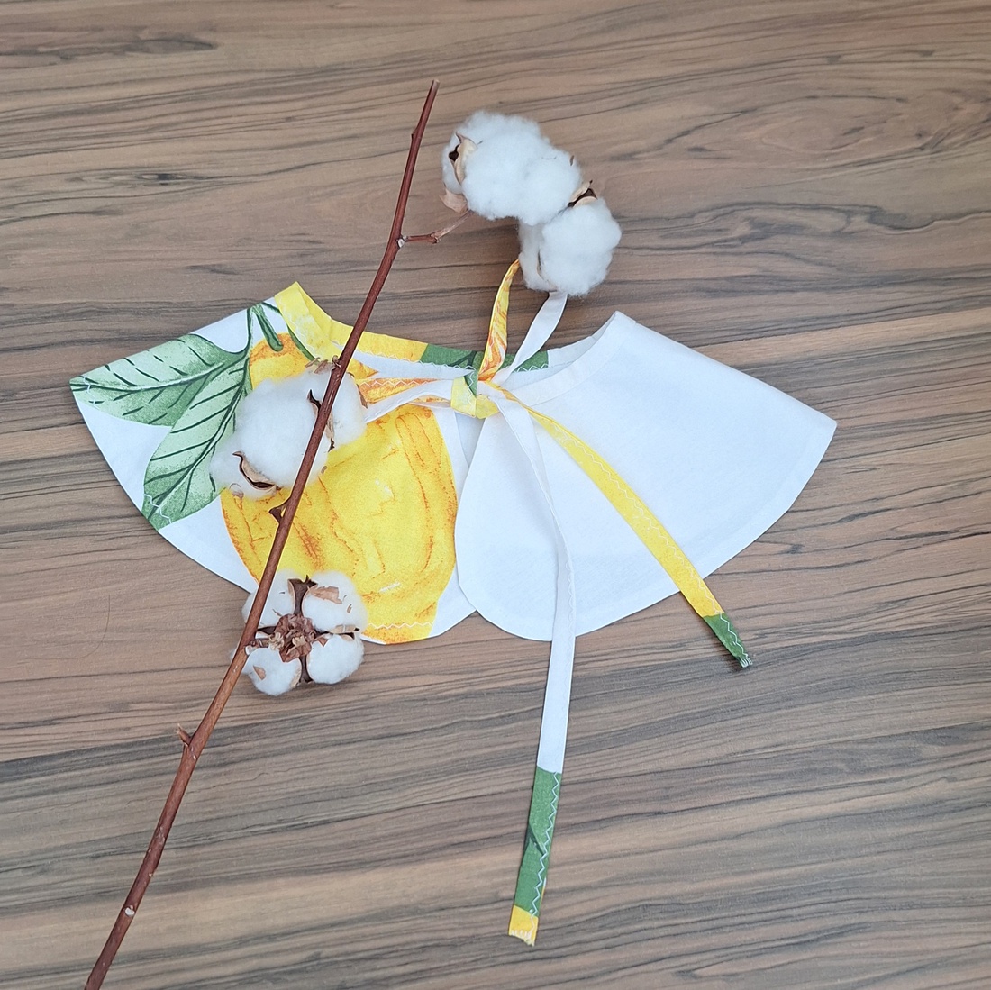 Guler bumbac cu lămâi - arte vizuale și accesorii - imagini cu broderii - gobelin - Artynos.ro Guler bumbac cu lămâi - arte vizuale și accesorii - imagini cu broderii - gobelin - Artynos.ro
