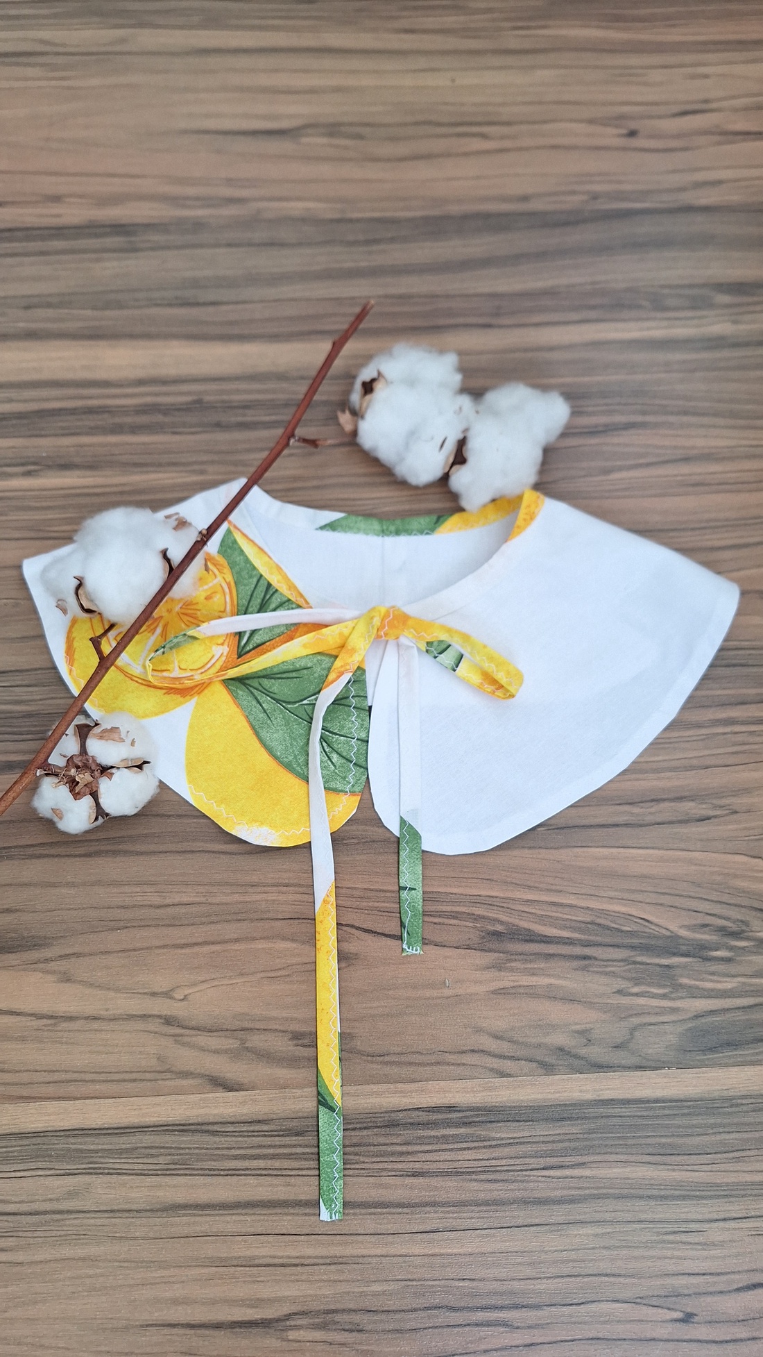 Guler bumbac cu lămâi - arte vizuale și accesorii - imagini cu broderii - gobelin - Artynos.ro Guler bumbac cu lămâi - arte vizuale și accesorii - imagini cu broderii - gobelin - Artynos.ro