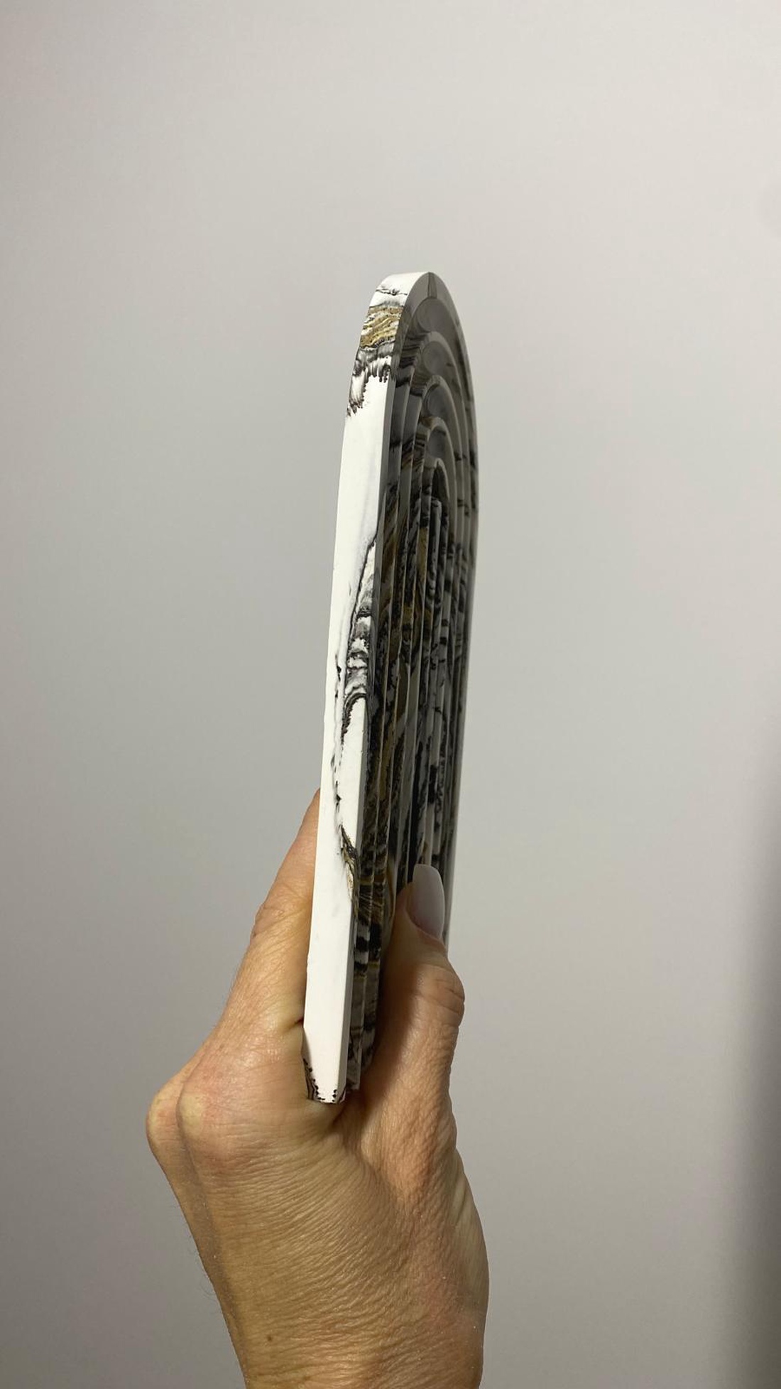 TAVĂ DECORATIVĂ U SHAPE � WAVES - casă & stil de viață - decorațiuni de casă - decorațiuni de masă și rafturi - decorațiuni de masă - Artynos.ro