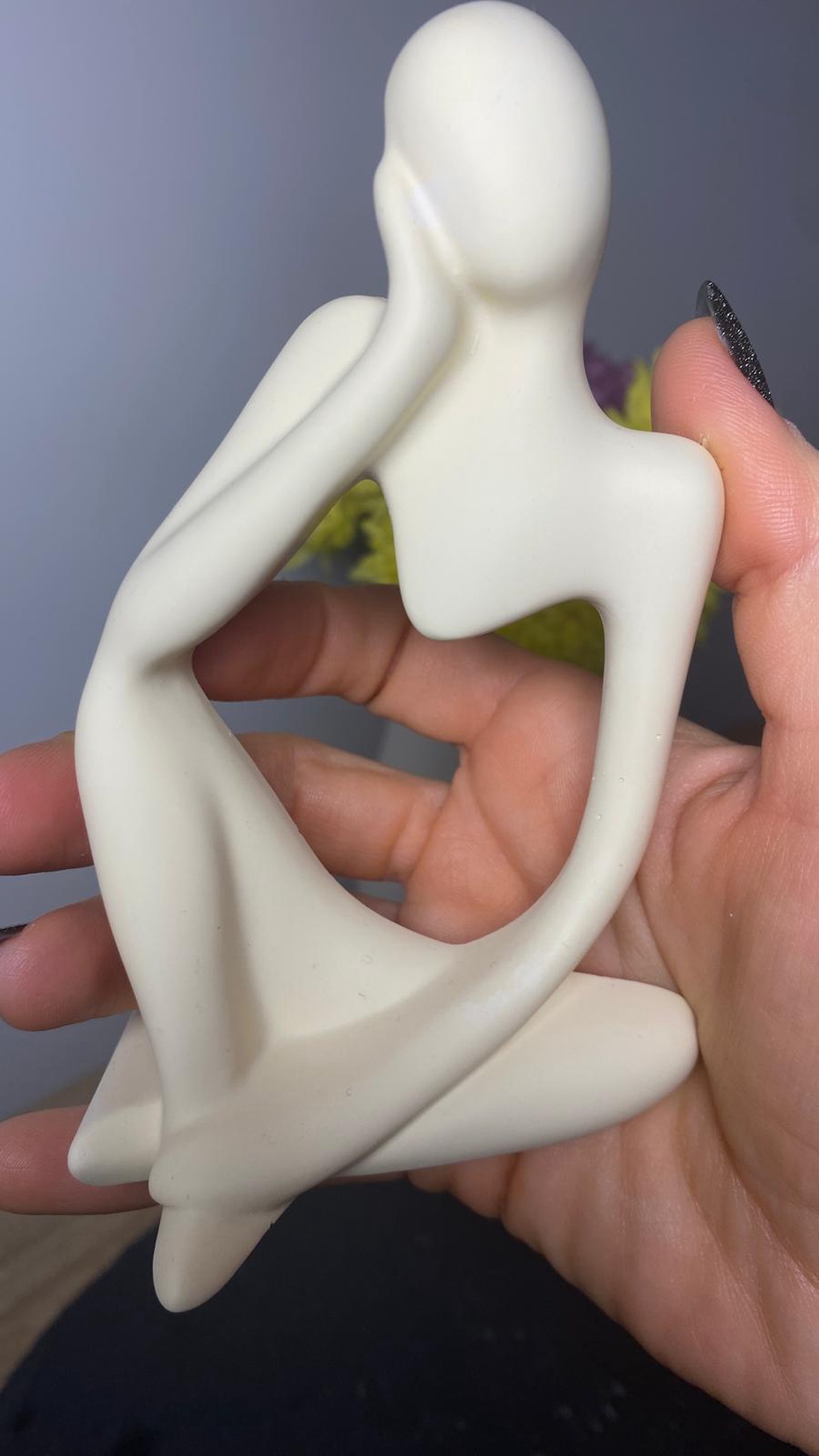 Statuetă decorativă Om pe gânduri - casă & stil de viață - decorațiuni de casă - decorațiuni de masă și rafturi - decorațiuni de masă - Artynos.ro