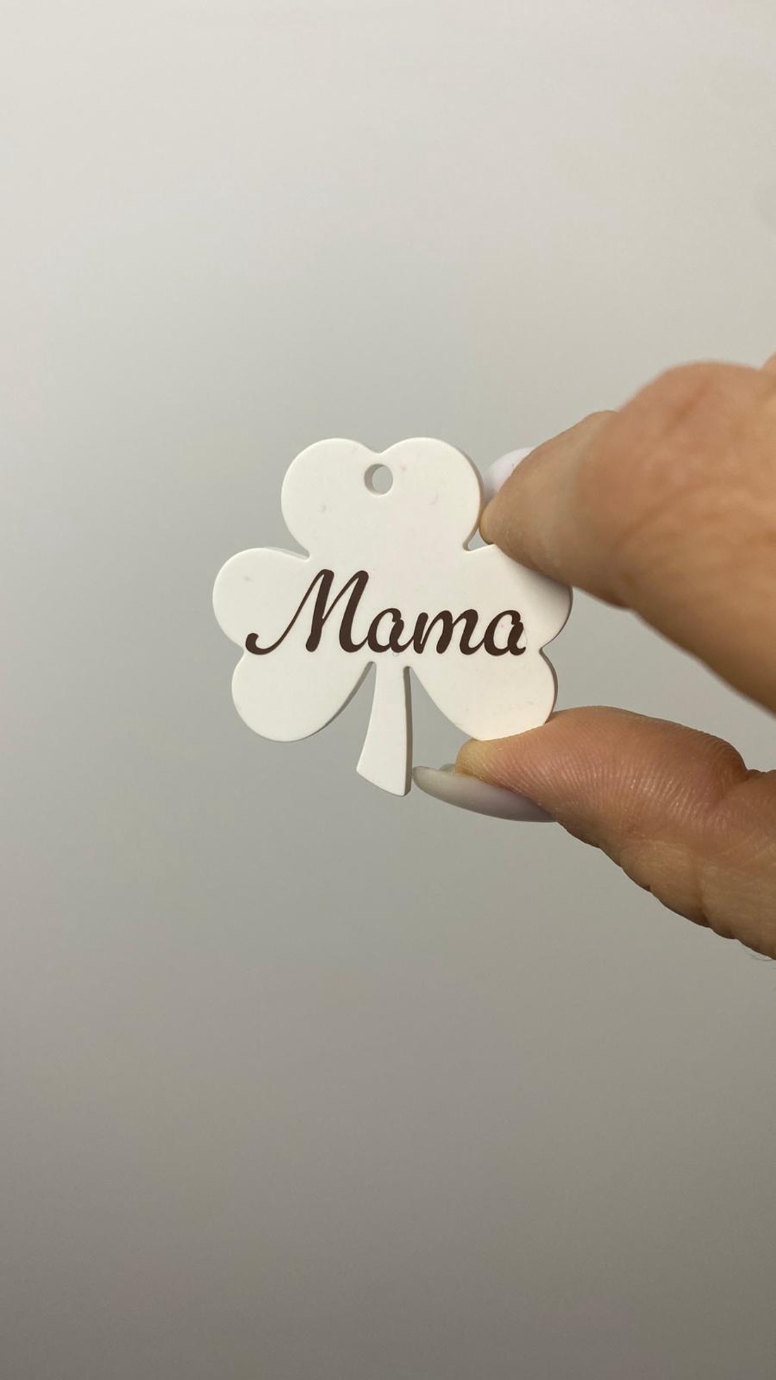 Mărțișor broșă - formă de trifoi - Mama - bijuterii - mărțișor - Artynos.ro