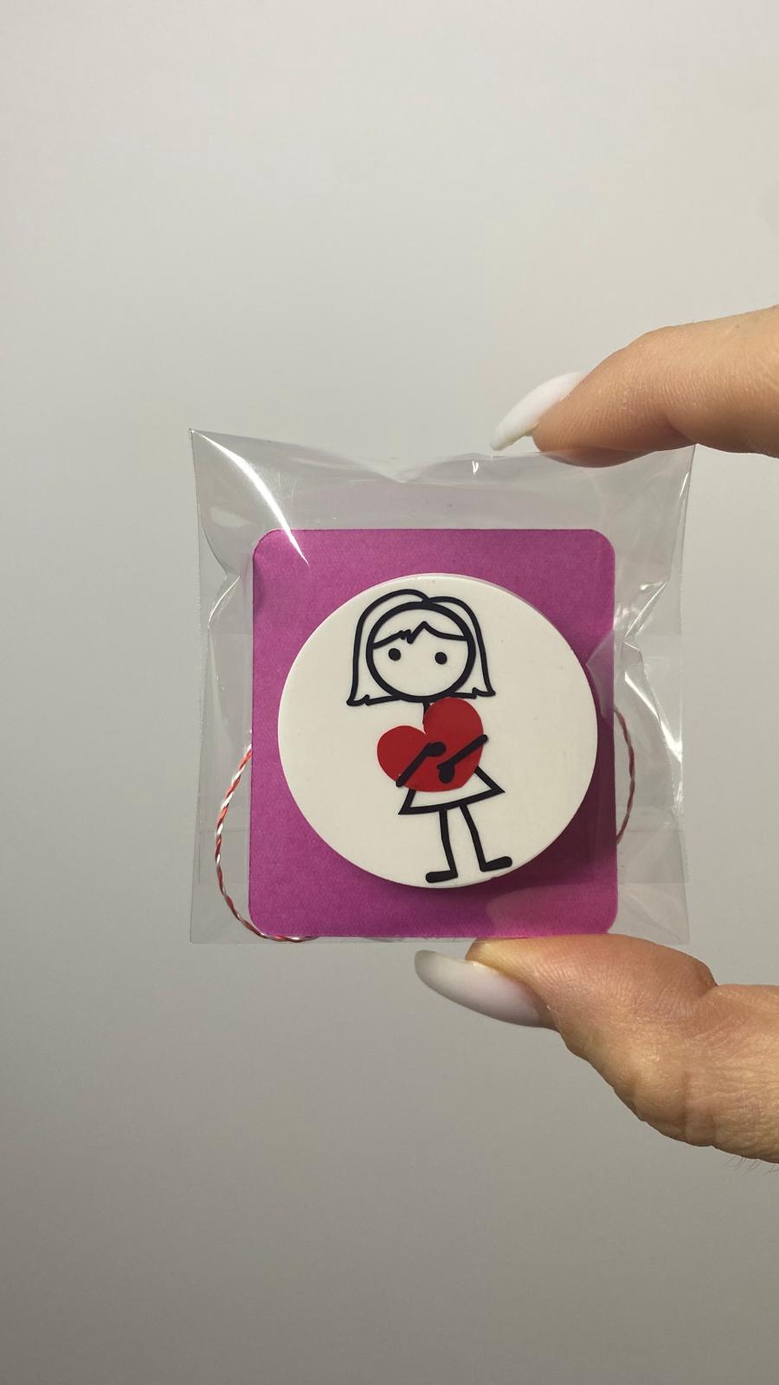 Mărțișor broșă - 3.5 cm - Heartful Hug - bijuterii - mărțișor - Artynos.ro