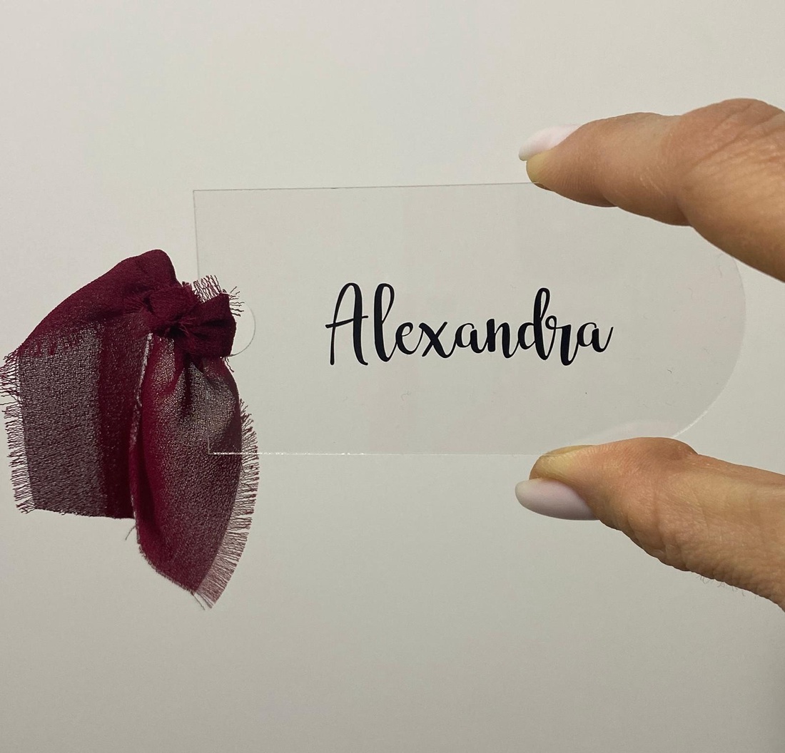 Card de masă acrilic personalizat (2 în 1 � place card și semn de carte) - accesorii nuntă - invitații și felicitări de nuntă - carduri de așezare nuntă  - Artynos.ro