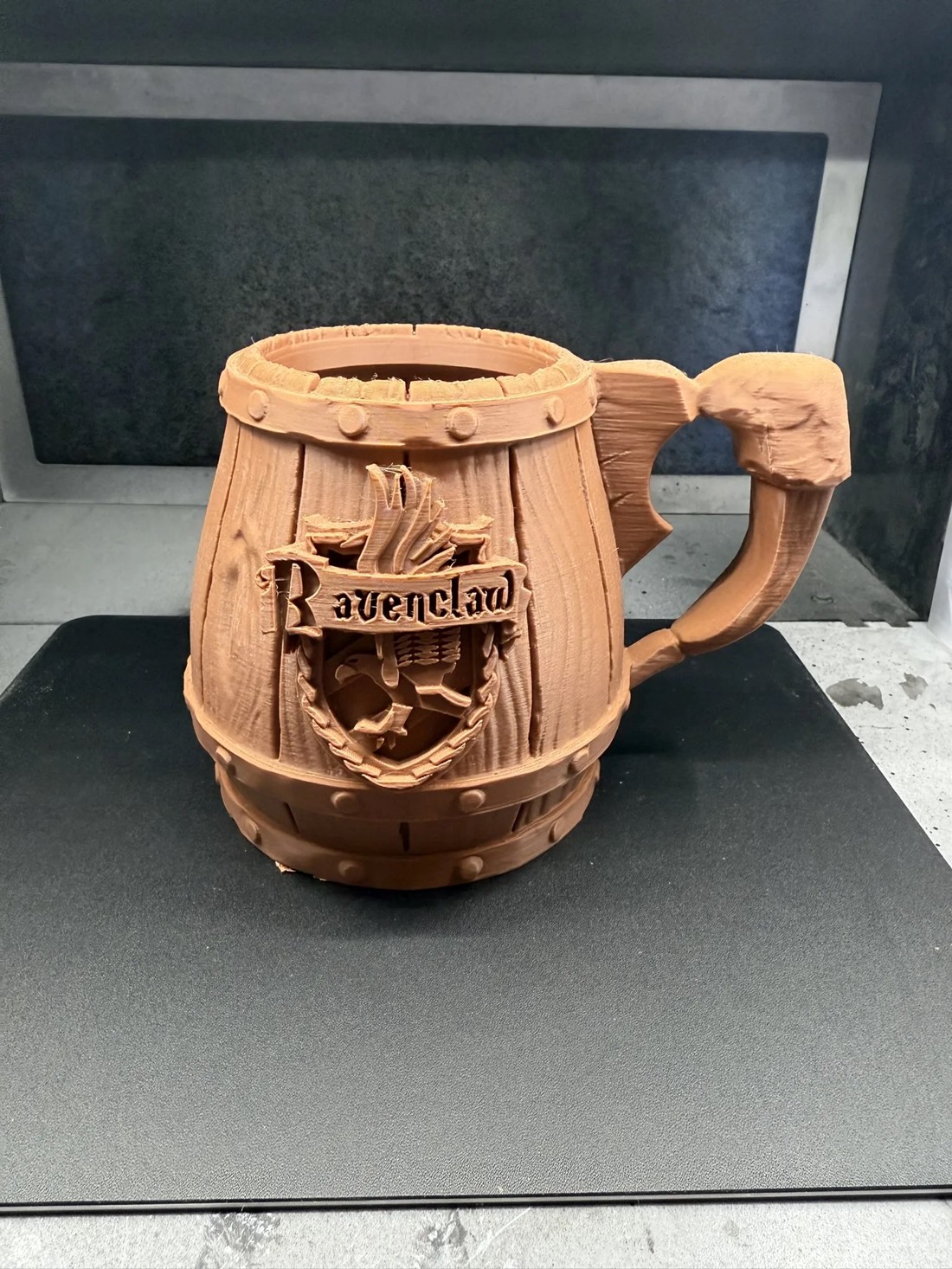 Corbul lui Harry Potter (0,5 suport pentru băutură) - - Artynos.ro Corbul lui Harry Potter (0,5 suport pentru băutură) - - Artynos.ro
