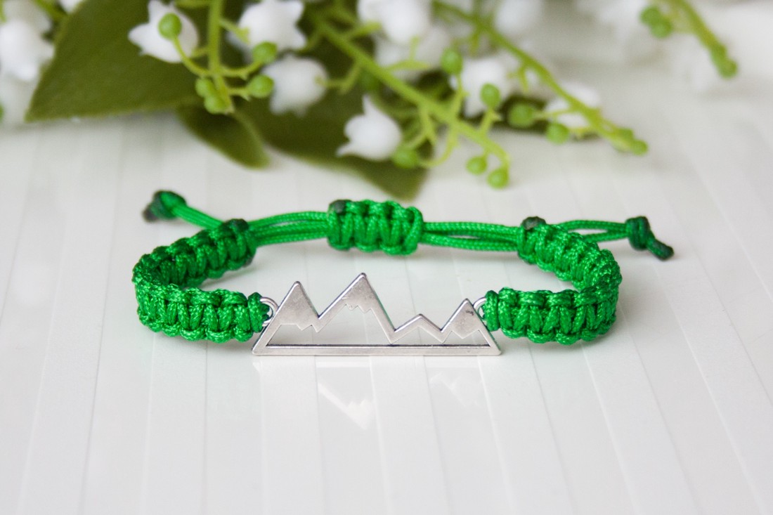 Brățară macramé împletită - Mountains green - - Artynos.ro Brățară macramé împletită - Mountains green - - Artynos.ro