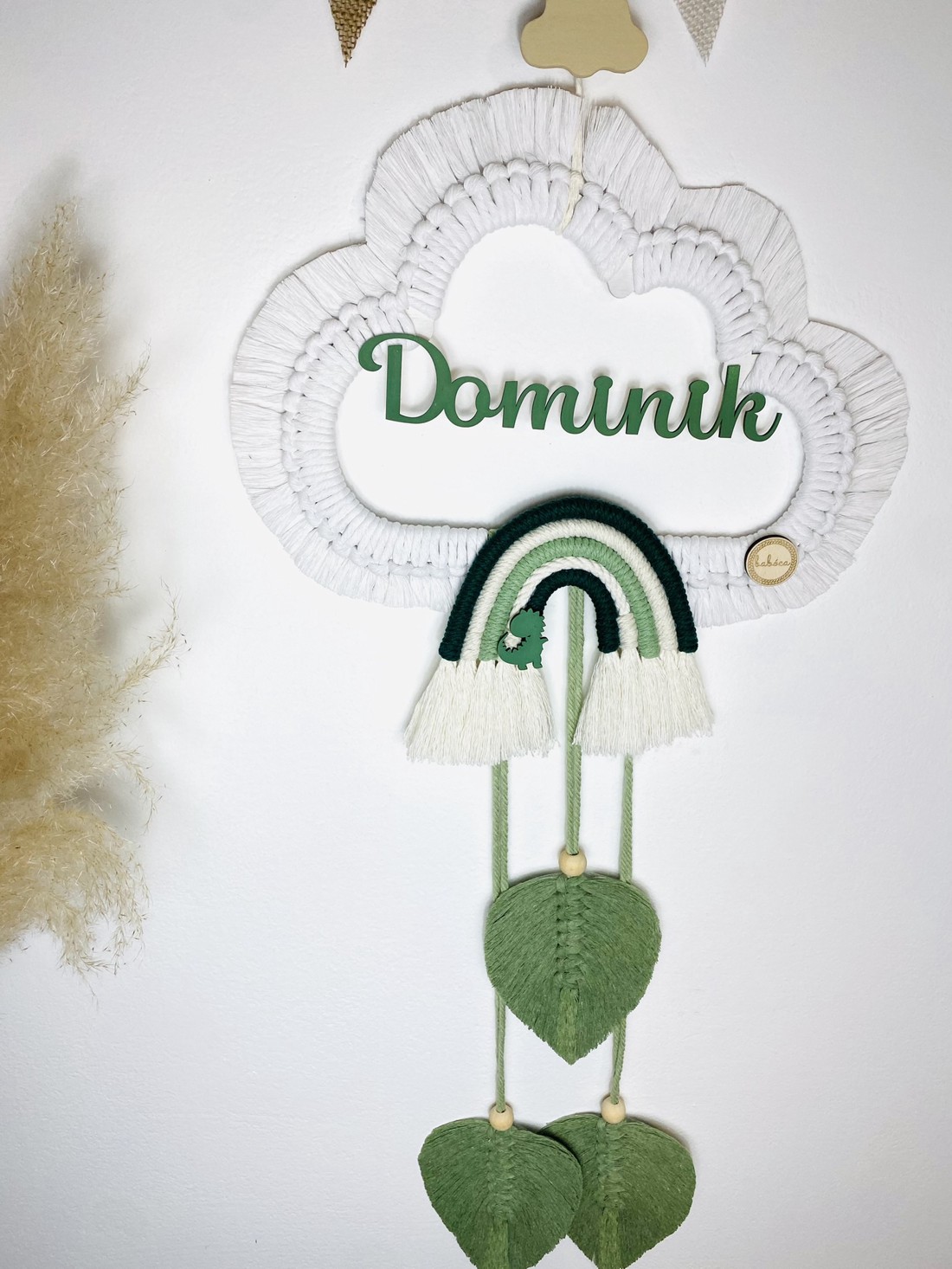 Nor macramé personalizat cu curcubeu și frunze decorare de perete (mic) - boyish - - Artynos.ro Nor macramé personalizat cu curcubeu și frunze decorare de perete (mic) - boyish - - Artynos.ro