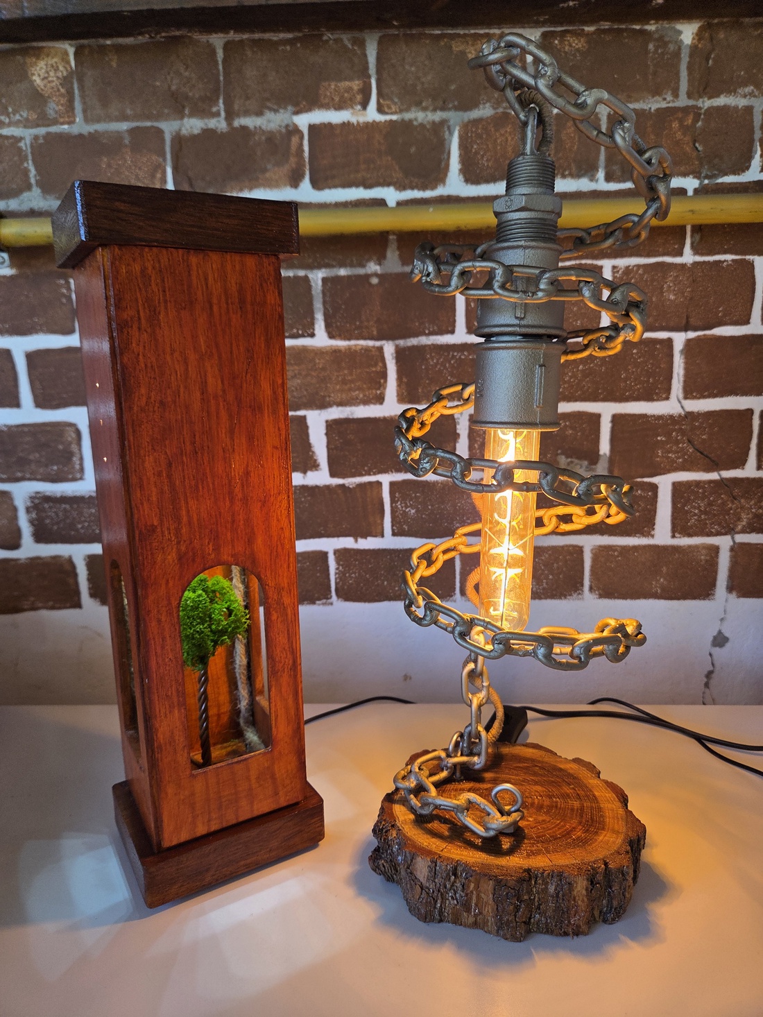 Pachet Cadou Artizanal Crafted Nature � Lampă Industrială cu Lanț + Lampă Ambientală cu Licheni - casă & stil de viață - lămpi și corpuri de iluminat - lampă de ambianță - Artynos.ro