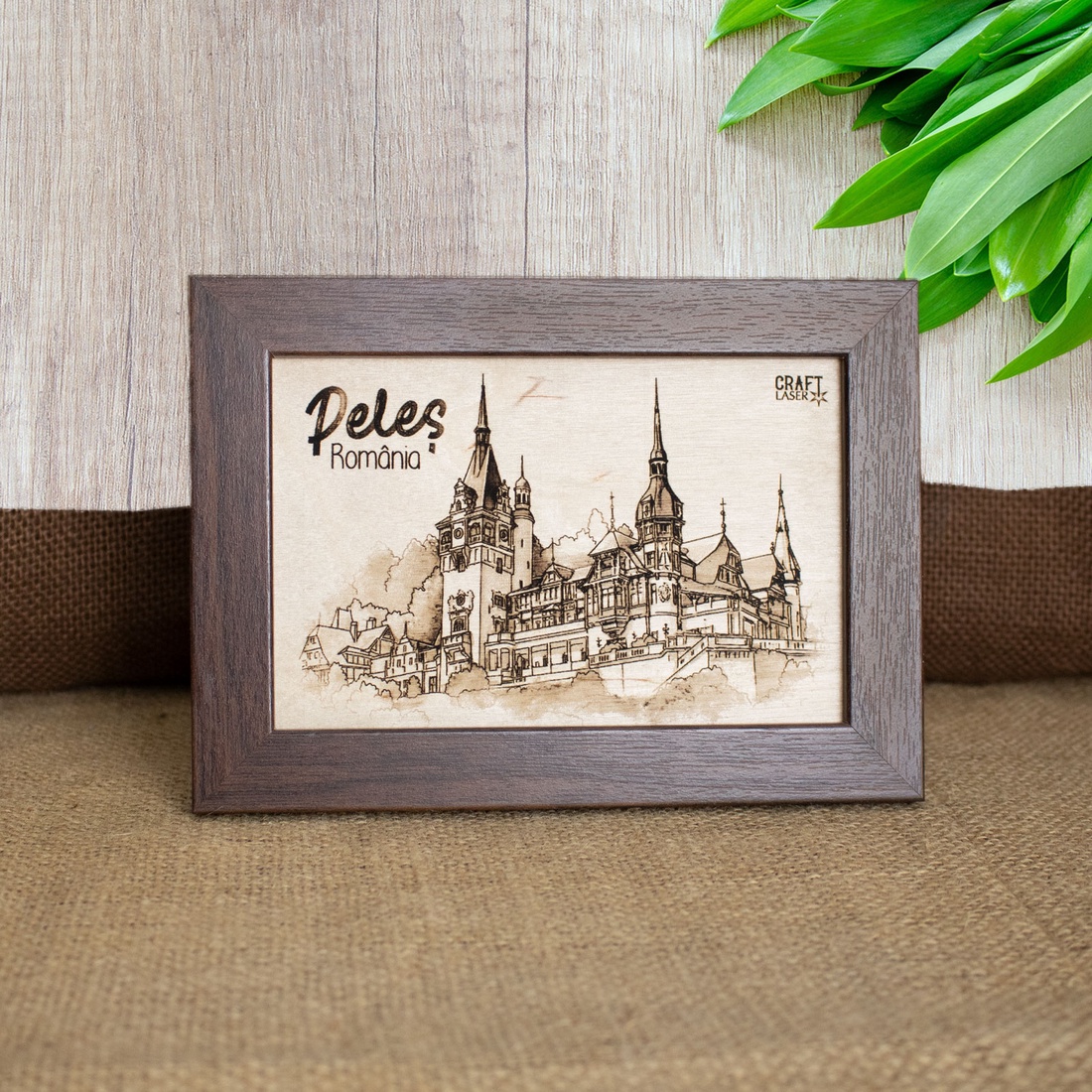 Tablou suvenir, gravat pe lemn, Peles, dimensiune 10/15 cm, rama inclusa - casă & stil de viață - decorațiuni de casă - picturi murale - artă de perete din lemn - Artynos.ro