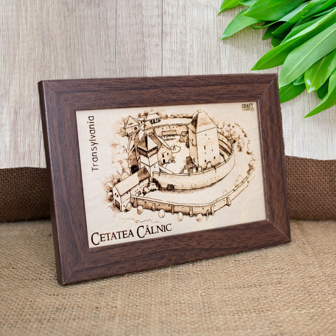 Tablou suvenir, din lemn, gravat, Cetatea Calnic, judetul Alba, dimensiune 10/15 cm, rama inclusa - casă & stil de viață - decorațiuni de casă - picturi murale - artă de perete din lemn - Artynos.ro