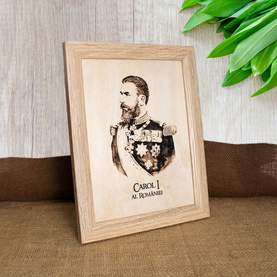 Tablou suvenir din lemn, gravat, Carol I al Romaniei, dimensiune 15/20 cm, rama inclusa - casă & stil de viață - decorațiuni de casă - picturi murale - artă de perete din lemn - Artynos.ro