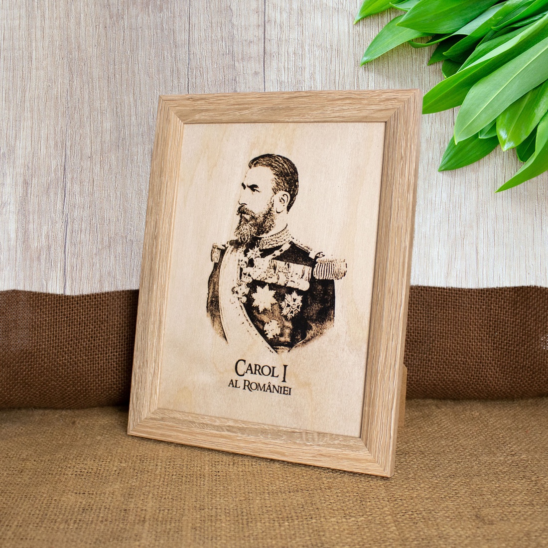 Tablou suvenir din lemn, gravat, Carol I al Romaniei, dimensiune 15/20 cm, rama inclusa - casă & stil de viață - decorațiuni de casă - picturi murale - artă de perete din lemn - Artynos.ro