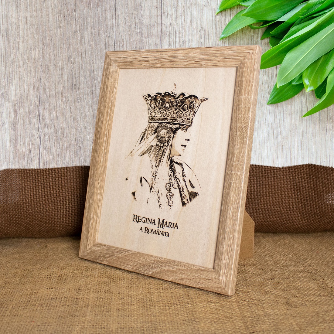 Tablou suvenir din lemn, gravat, Regina Maria a Romaniei, dimensiune 15/20 cm, rama inclusa - casă & stil de viață - decorațiuni de casă - picturi murale - artă de perete din lemn - Artynos.ro