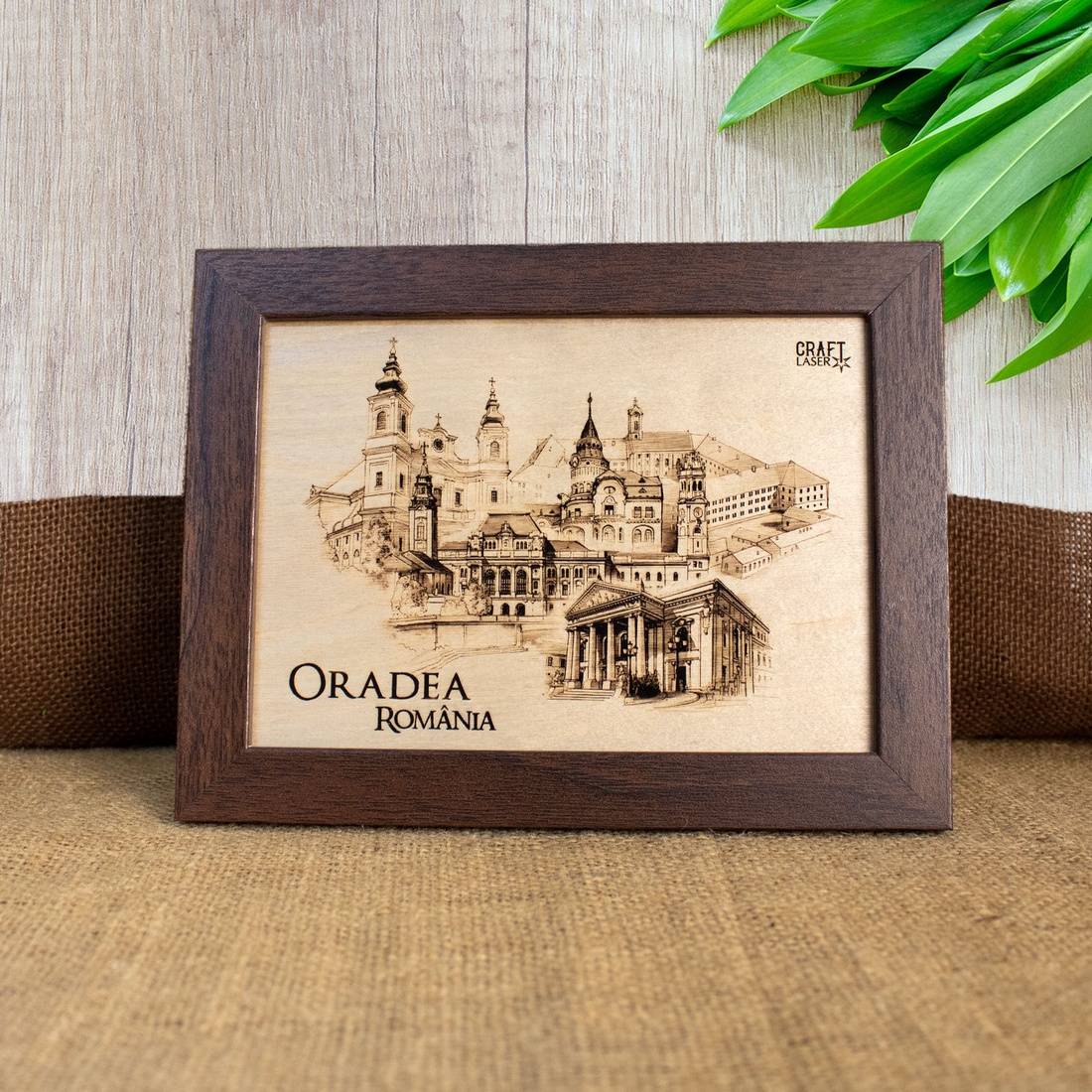Tablou suvenir din lemn, gravat, Oradea, dimensiune 13 x 18 cm, rama inclusa - casă & stil de viață - decorațiuni de casă - picturi murale - artă de perete din lemn - Artynos.ro