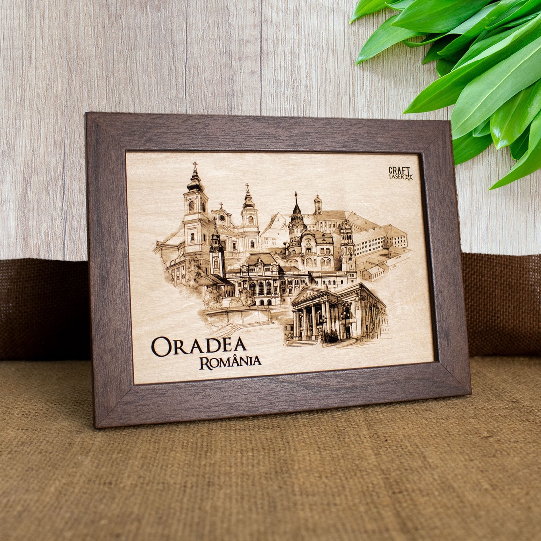 Tablou suvenir din lemn, gravat, Oradea, dimensiune 13 x 18 cm, rama inclusa - casă & stil de viață - decorațiuni de casă - picturi murale - artă de perete din lemn - Artynos.ro