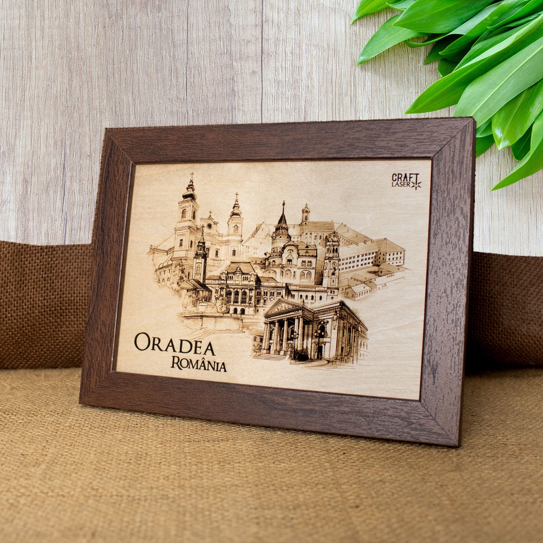 Tablou suvenir din lemn, gravat, Oradea, dimensiune 13 x 18 cm, rama inclusa - casă & stil de viață - decorațiuni de casă - picturi murale - artă de perete din lemn - Artynos.ro