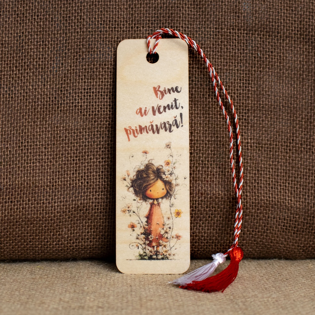 Martisor din lemn, semn de carte, In geanta tot anul - bijuterii - mărțișor - Artynos.ro