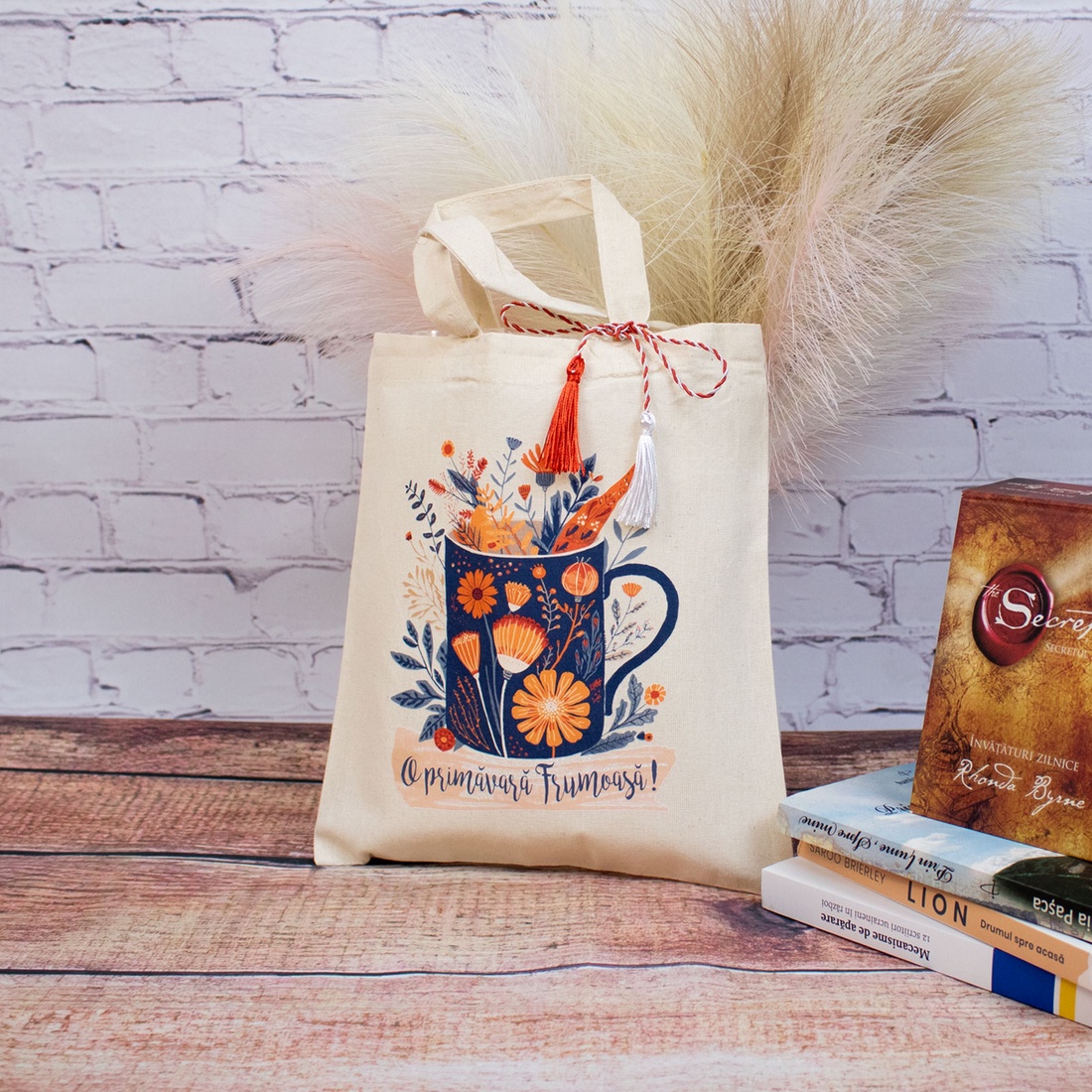 Sacoșă mărțișor textilă din bumbac, 22 � 26 cm � Cană plină cu primăvară - bijuterii - mărțișor - Artynos.ro