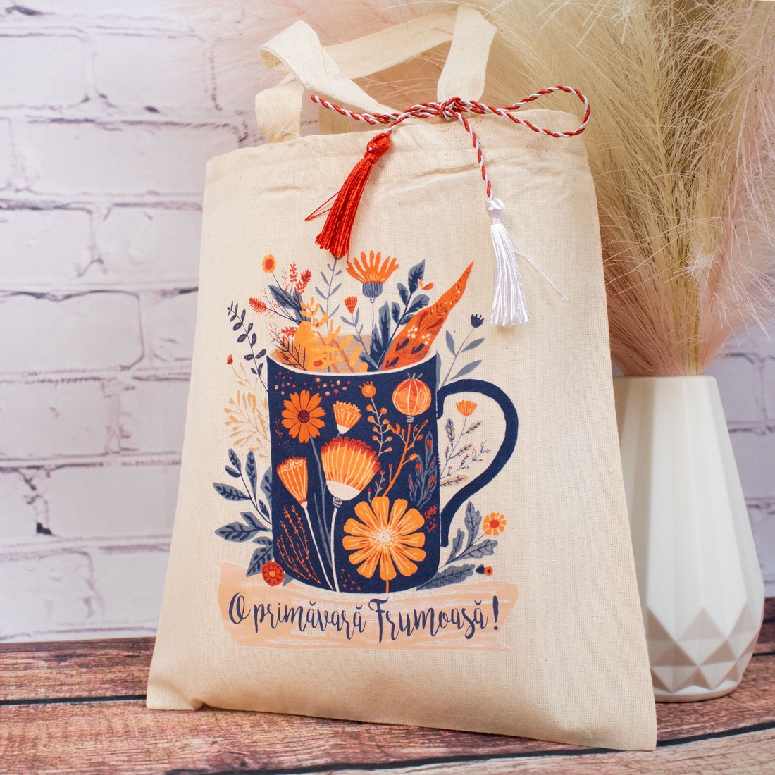 Sacoșă mărțișor textilă din bumbac, 22 � 26 cm � Cană plină cu primăvară - bijuterii - mărțișor - Artynos.ro