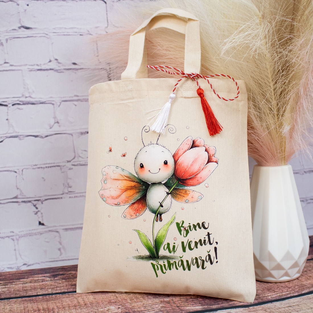 Sacoșă mărțișor textilă din bumbac, 22 � 26 cm � Fluturași colorați - bijuterii - mărțișor - Artynos.ro