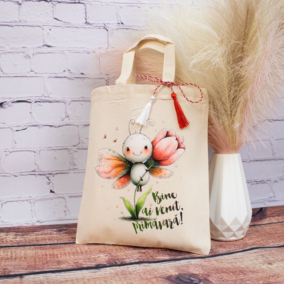 Sacoșă mărțișor textilă din bumbac, 22 � 26 cm � Fluturași colorați - bijuterii - mărțișor - Artynos.ro