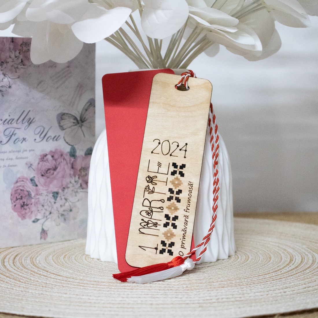 Martisor Semn de carte, personalizat - bijuterii - mărțișor - Artynos.ro