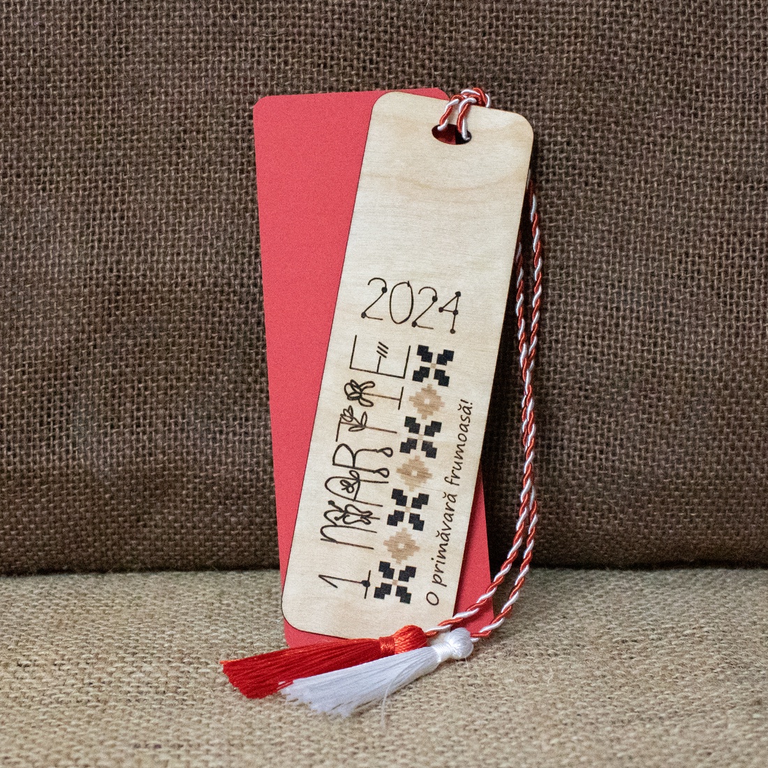 Martisor Semn de carte, personalizat - bijuterii - mărțișor - Artynos.ro