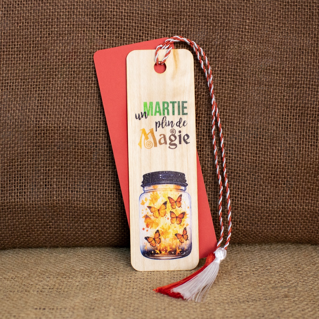 Martisor din lemn, semn de carte, personalizat Martie cu MAGIE - bijuterii - mărțișor - Artynos.ro