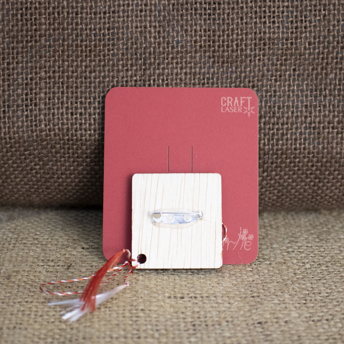 Martisor din lemn, cu motive traditionale romanesti - bijuterii - mărțișor - Artynos.ro