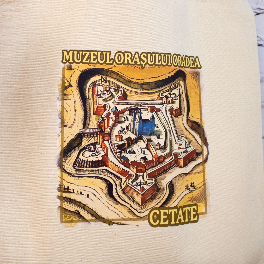 Sacosa din bumbac, suvenir, Muzeul Orasului Oradea, Cetatea Oradea - genți și portofele - geantă pentru cumpărături - totebaguri - Artynos.ro